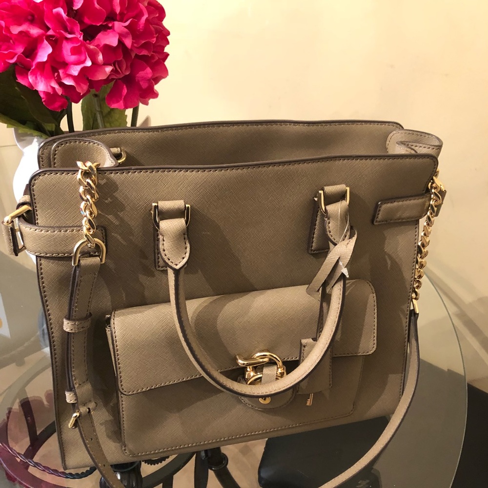 Beautiful NWT Michael Kors in Dark Dune